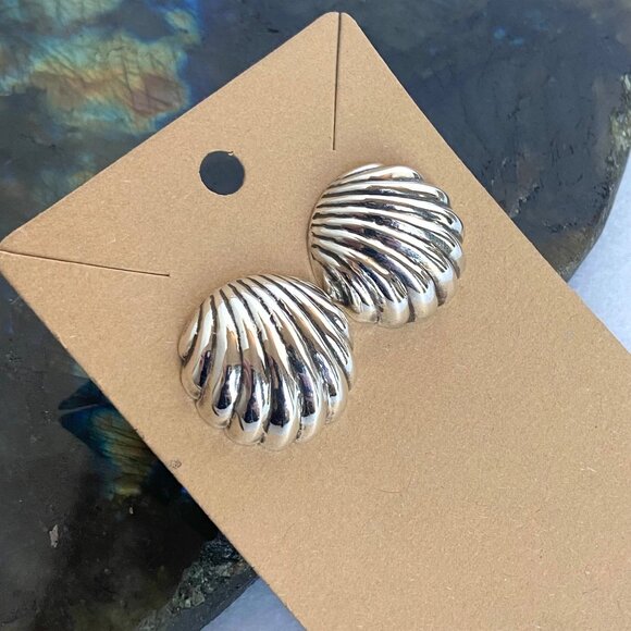 Sterling Silver 925 Hollow Modernist Sculptural Scalloped Shell Stud Earrings - Picture 2 of 16